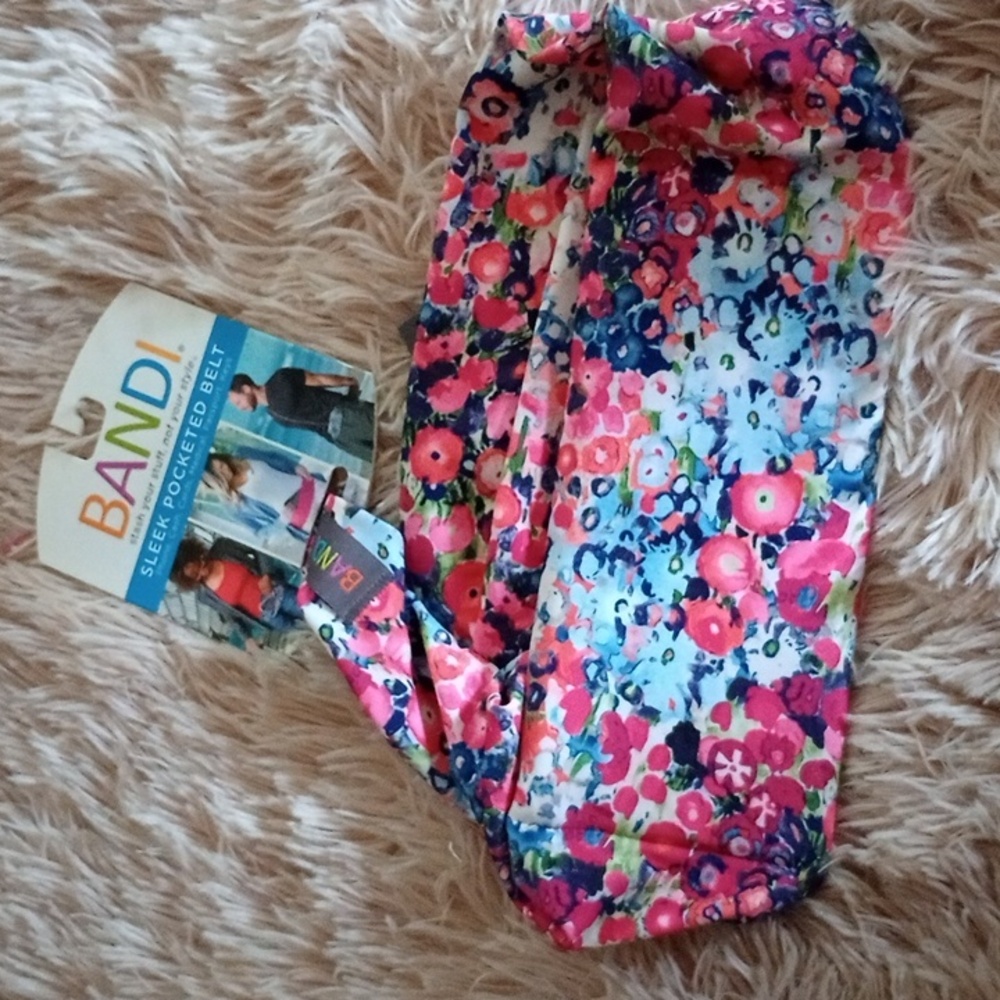 Bandi Adjustable Pocketed Belt Rose White Paisley Made in USA Fanny Pack NWT